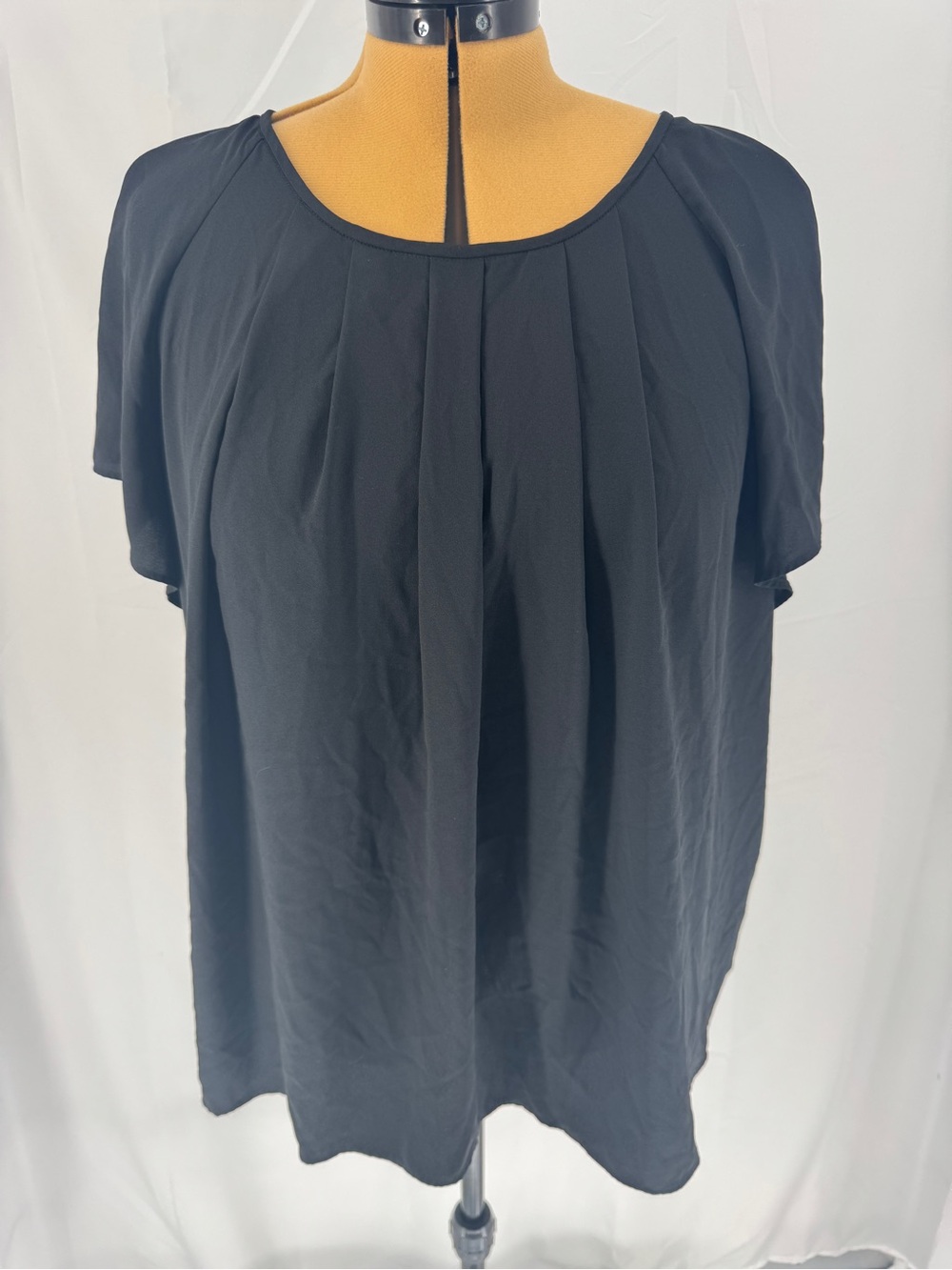 Lands' End Black Pleated Short Sleeve Blouse 0163